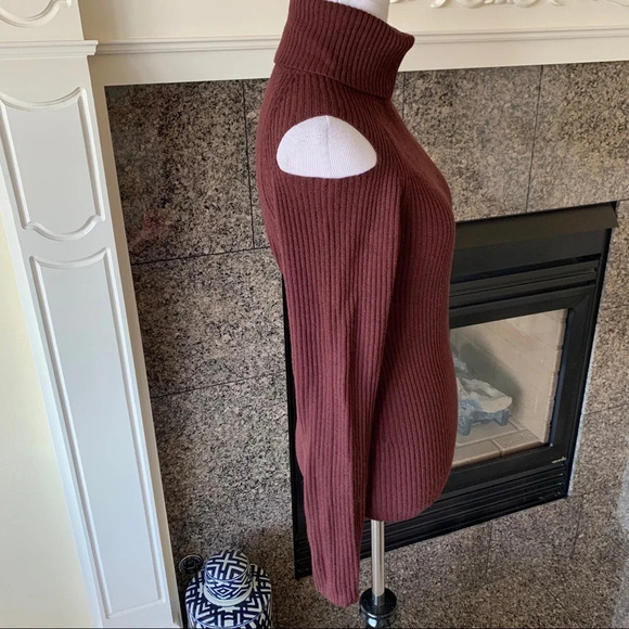 NWOT Theory Jemliss Evian Ribbed Turtleneck Sweater Burgundy Casual Medium - Picture 6 of 10
